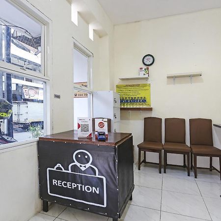 Spot On 90780 Gang Tengah Homestay Syariah Semarang Esterno foto