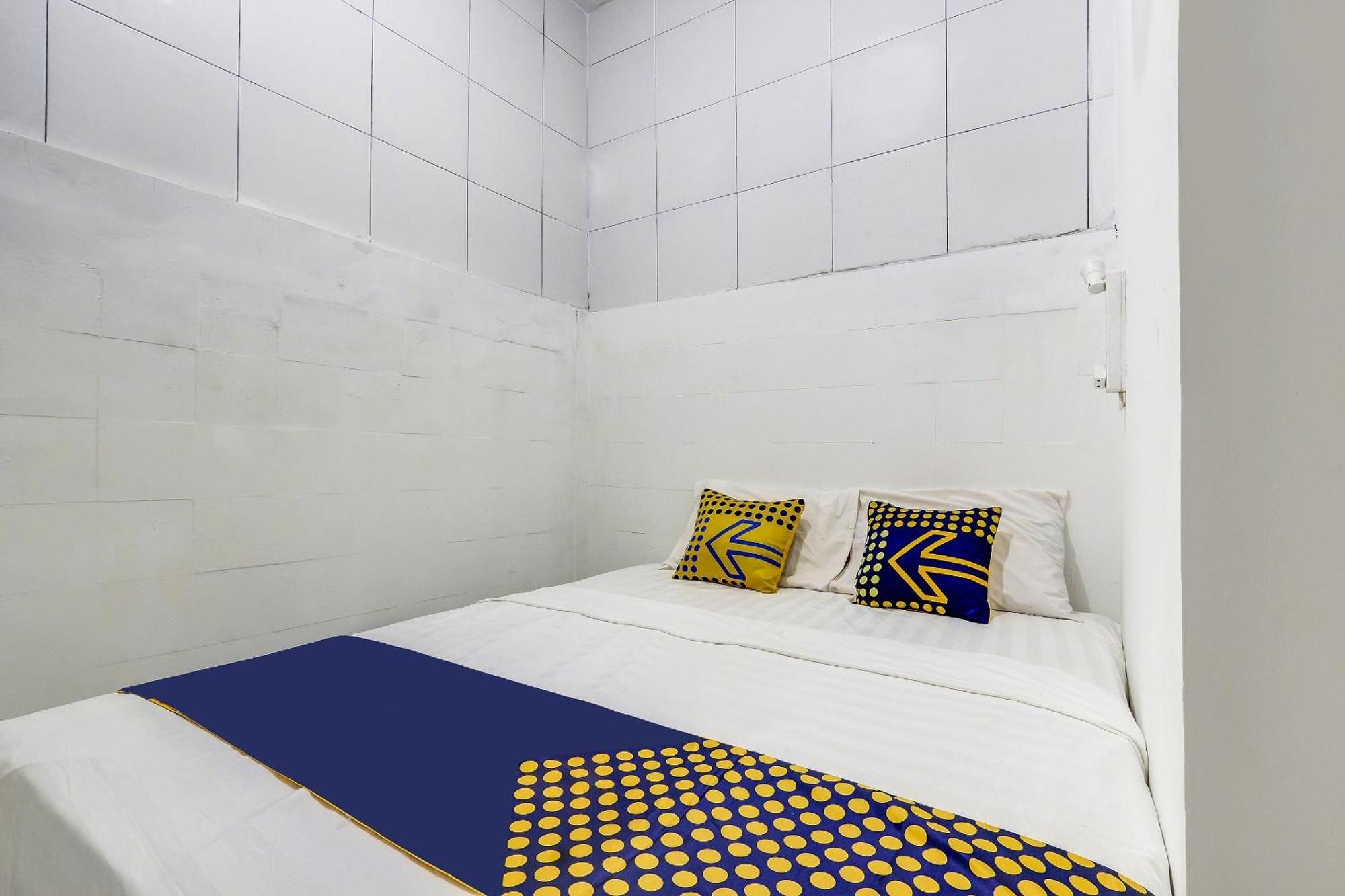 Spot On 90780 Gang Tengah Homestay Syariah Semarang Esterno foto